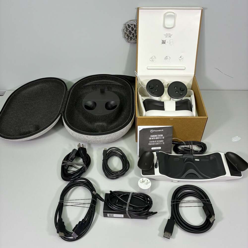 Meta Quest 3 All-In-One VR Headset with PowerA Charging Station and Carrying Cas